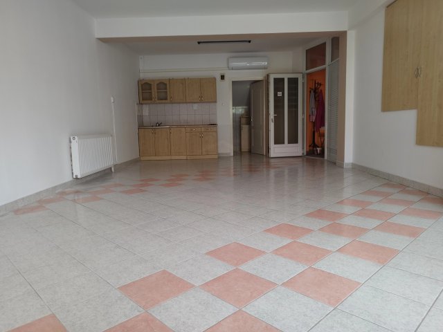 Kiadó ipari ingatlan, Hatvanban 120 E Ft / hó