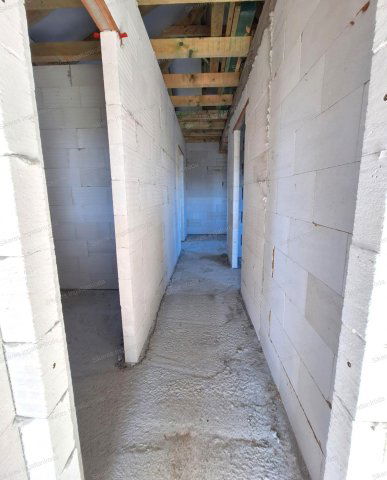 Eladó téglalakás, Tatabányán 99 M Ft, 2+2 szobás