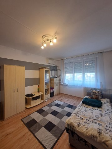 Eladó panellakás, Debrecenben 51.9 M Ft, 2 szobás