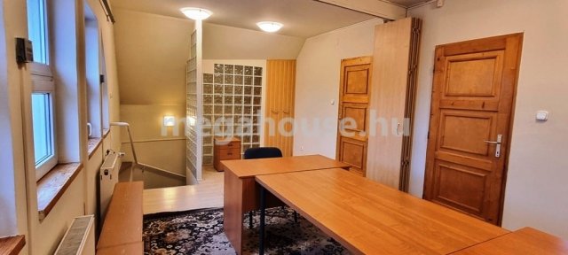 Kiadó iroda, Budaörsön, Szabadság úton 220 E Ft / hó