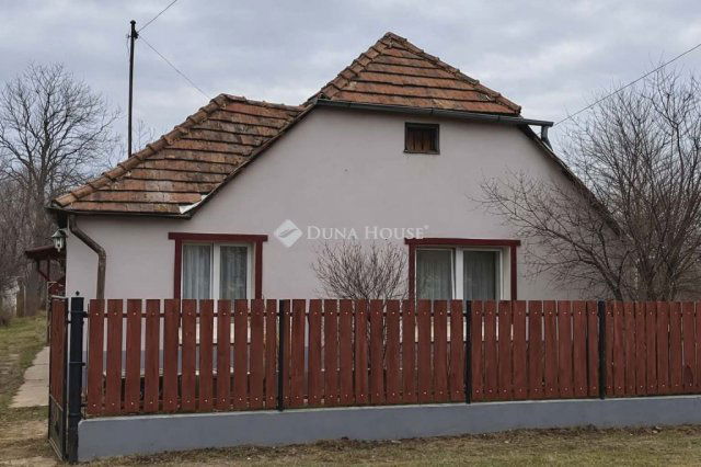 Eladó családi ház, Csépen 25.5 M Ft, 2 szobás