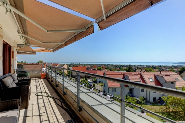 Eladó téglalakás, Balatonfüreden 225 M Ft, 2 szobás
