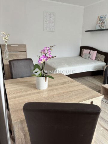 Eladó panellakás, Pécsett 34.9 M Ft, 1 szobás