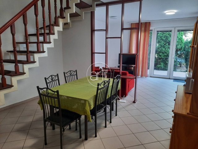 Kiadó ikerház, albérlet, Szegeden, Szentháromság utcában