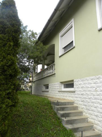 Eladó családi ház, Véménden 44.9 M Ft, 4 szobás