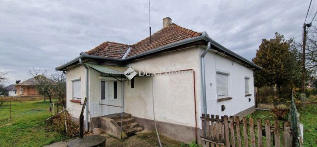 Eladó családi ház, Nézsán 32.9 M Ft, 2 szobás