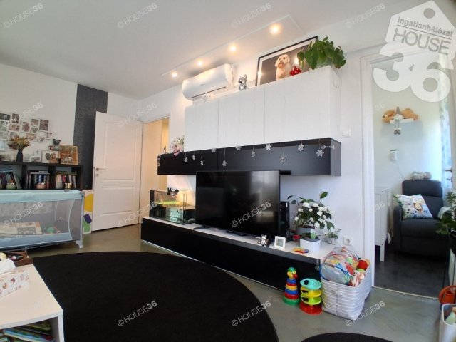 Eladó téglalakás, Kecskeméten 39.99 M Ft, 2 szobás