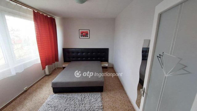 Kiadó panellakás, albérlet, Kecskeméten 160 E Ft / hó, 2 szobás