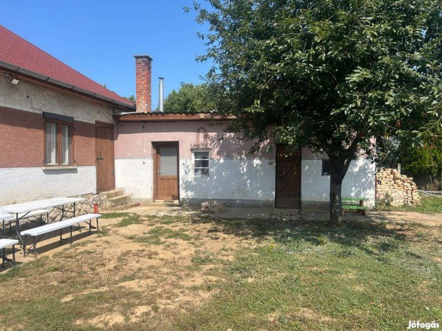 Eladó családi ház, Dombóváron 25 M Ft, 3 szobás