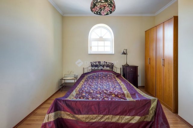 Eladó családi ház, Erdőkertesen 325 M Ft, 5 szobás