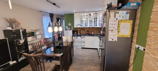 Eladó családi ház, Diósdon 74.99 M Ft, 2 szobás