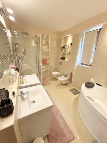 Eladó családi ház, Pákozdon 162 M Ft, 5+1 szobás