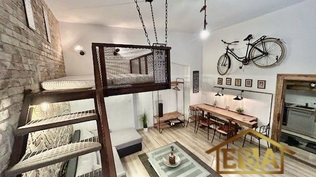 Kiadó téglalakás, albérlet, VI. kerületben, Csengery utcában