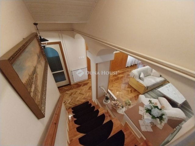 Eladó családi ház, Szegeden 199.9 M Ft, 6 szobás