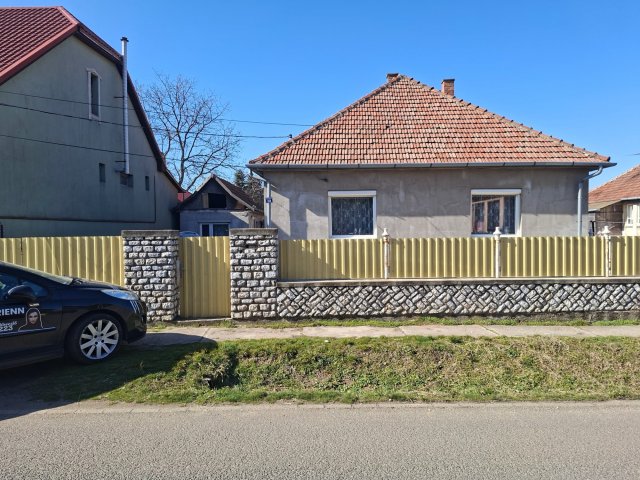 Eladó családi ház, Sajóládon 36.5 M Ft, 3 szobás