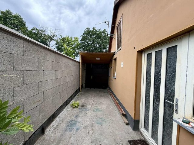 Eladó téglalakás, Vácon 40.99 M Ft, 1+2 szobás