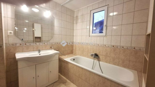 Eladó családi ház, Erdőkertesen 39.5 M Ft, 1 szobás