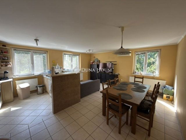 Eladó családi ház, Dányon 157.5 M Ft, 10 szobás