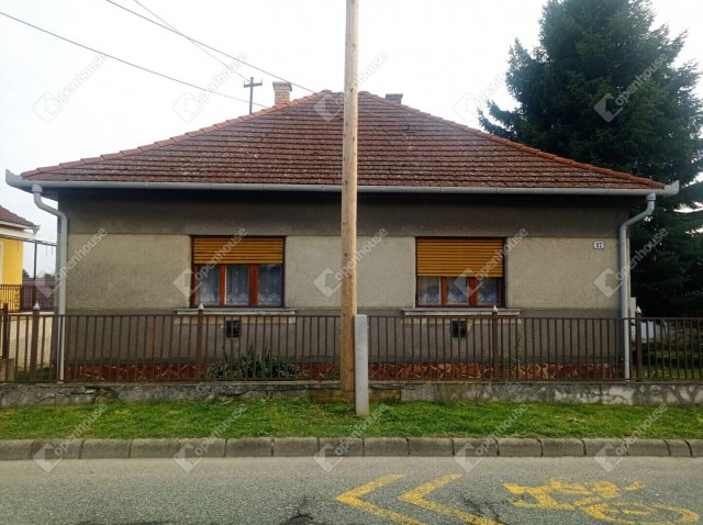 Eladó családi ház, Zalaegerszegen 39.9 M Ft, 2 szobás