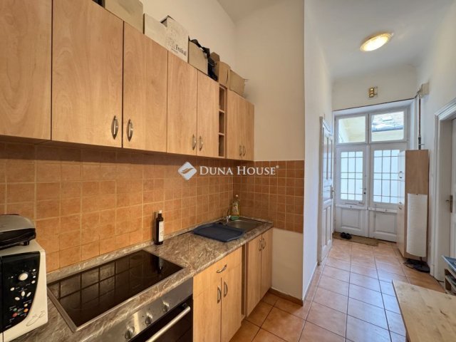 Eladó téglalakás, Budapesten, V. kerületben, Dorottya utcában