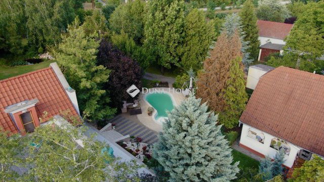 Eladó családi ház, Kecskeméten 150 M Ft, 6 szobás