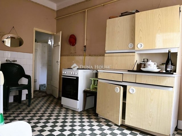 Eladó családi ház, Bugyin 35 M Ft, 2 szobás