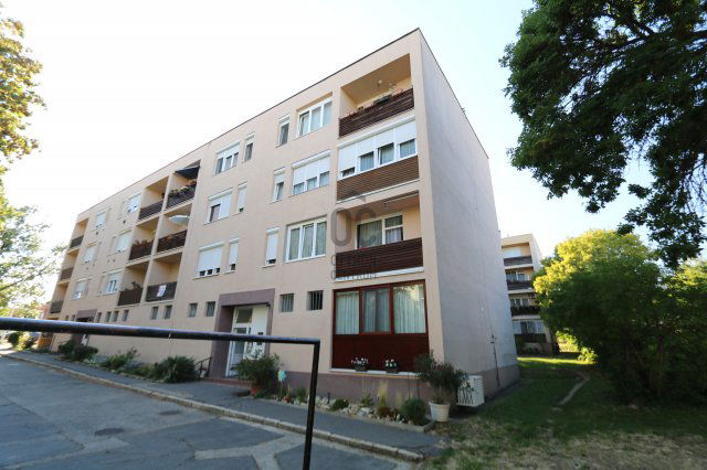 Eladó téglalakás, Balatonfüreden 48.9 M Ft, 2 szobás