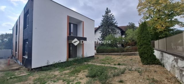 Eladó téglalakás, Pécsett 79.9 M Ft, 2+1 szobás