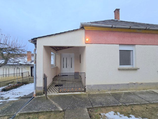 Eladó családi ház, Apátistvánfalván 35 M Ft, 2 szobás