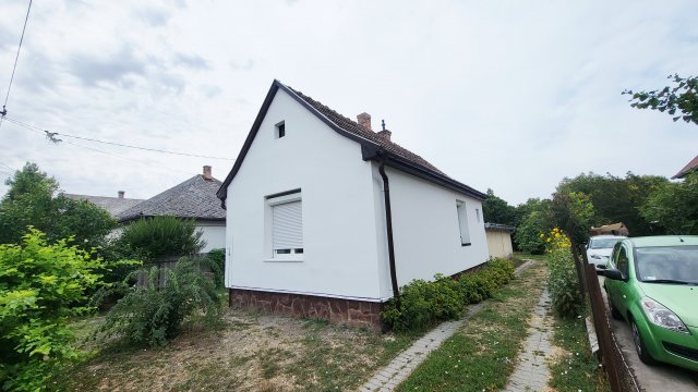 Eladó családi ház, Siófokon 47 M Ft, 1 szobás