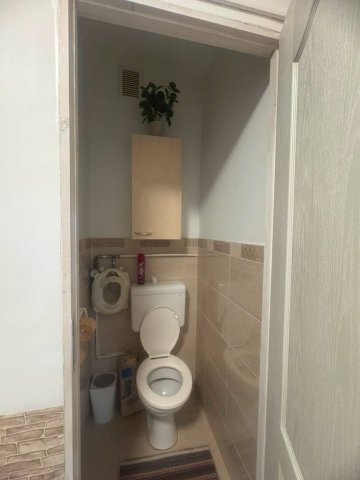 Eladó téglalakás, Komlón, Mikszáth Kálmán utcában 39 M Ft