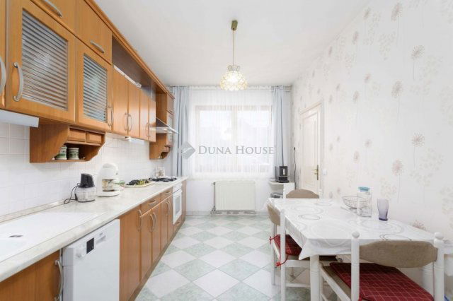 Eladó családi ház, Győrött 136.49 M Ft, 7 szobás