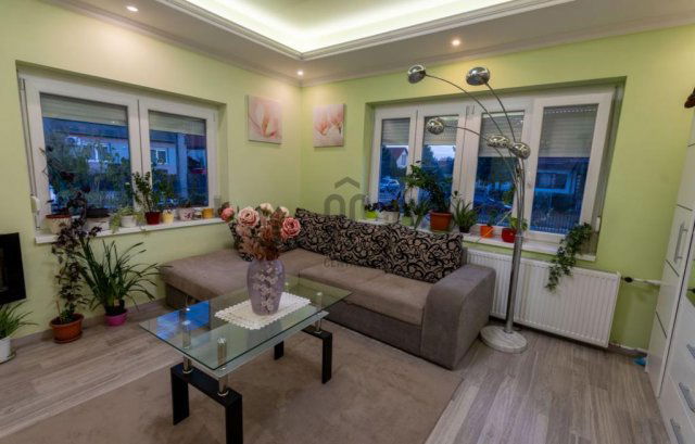 Eladó családi ház, Székesfehérvárott 107 M Ft, 6 szobás