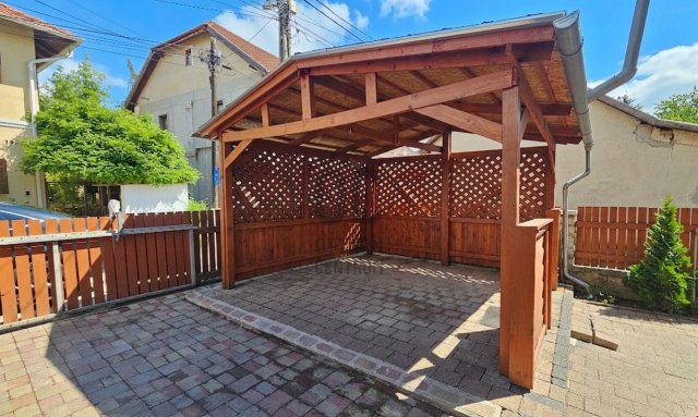 Eladó családi ház, Budaörsön 139.9 M Ft, 5 szobás