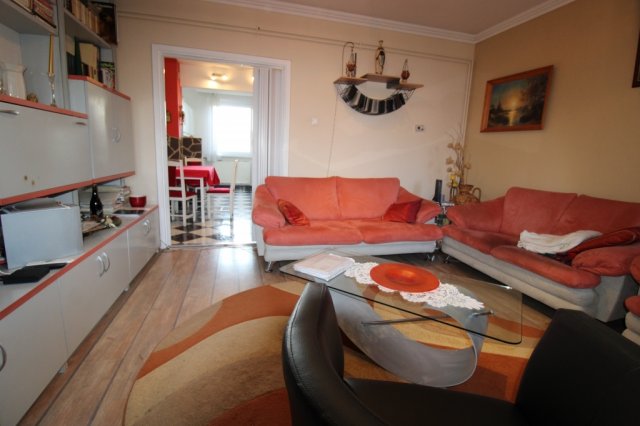 Eladó panellakás, Salgótarjánban 23 M Ft, 3 szobás