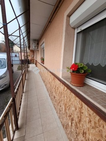 Eladó családi ház, Báron 39 M Ft, 5 szobás