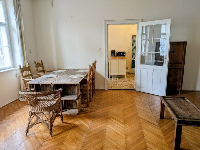 Kiadó téglalakás, albérlet, Pécsett, Ferencesek utcájában