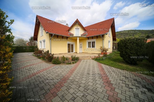 Eladó családi ház, Pomázon 150 M Ft, 4 szobás