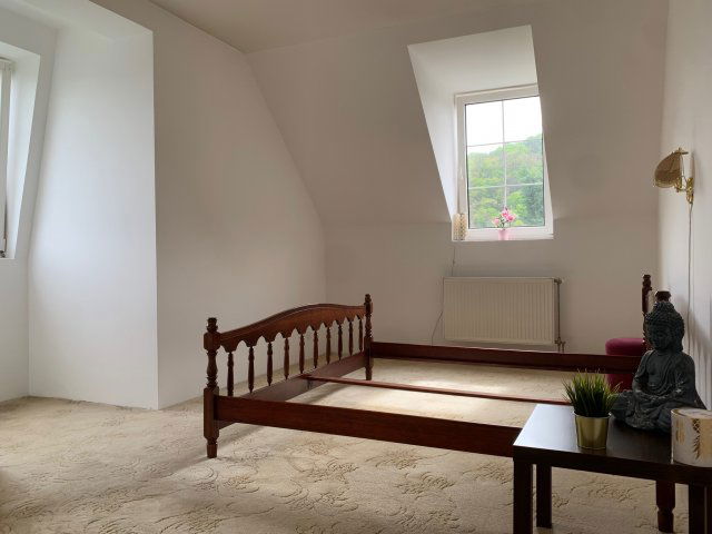 Kiadó ikerház, albérlet, Solymáron, Rózsika utcában, 5 szobás