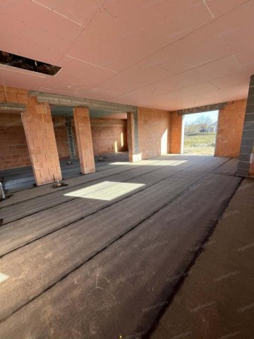 Eladó családi ház, Kecskeméten 89.995 M Ft, 4 szobás