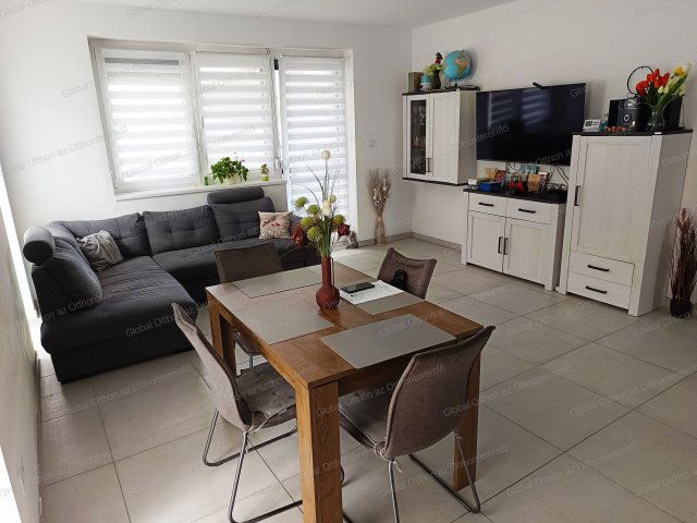 Eladó családi ház, Mosonmagyaróváron 84.9 M Ft, 2 szobás