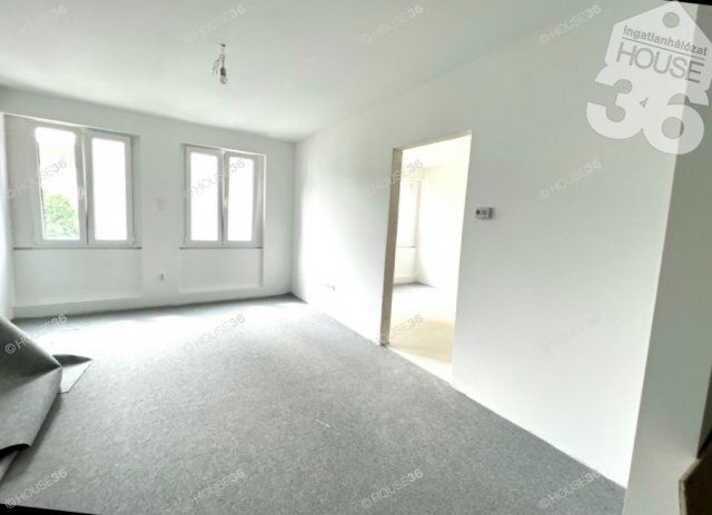 Eladó családi ház, Helvécián 72 M Ft, 4 szobás