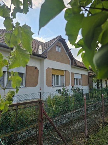 Eladó családi ház, Perőcsényen 34.9 M Ft, 4 szobás