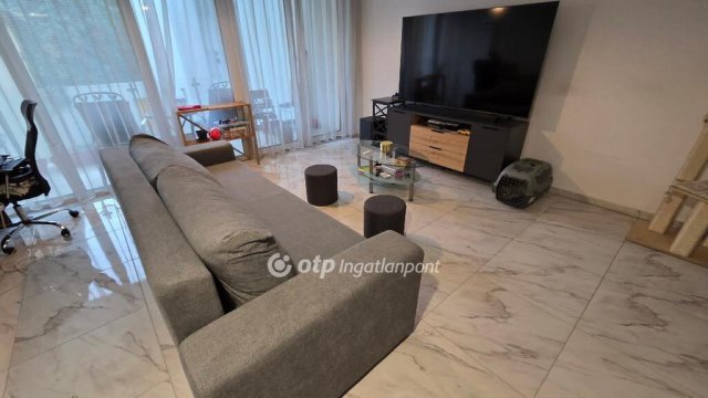 Kiadó téglalakás, albérlet, Debrecenben 270 E Ft / hó, 3 szobás