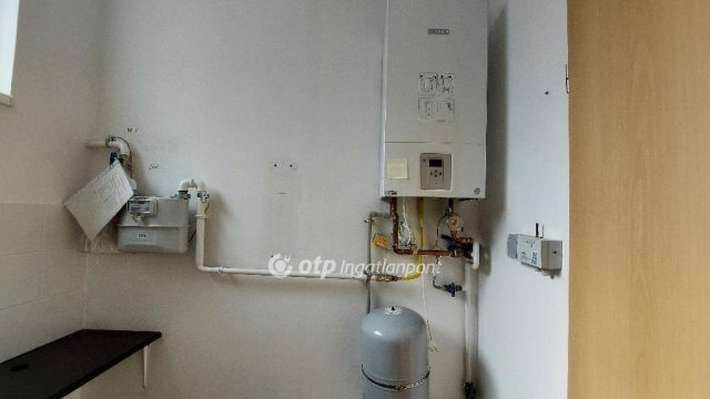 Eladó iroda, Szanyon 23.75 M Ft / költözzbe.hu