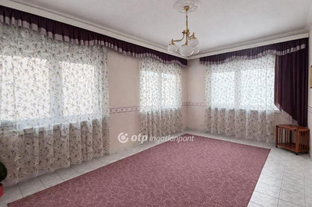 Eladó családi ház, Egerben 149.9 M Ft, 4 szobás