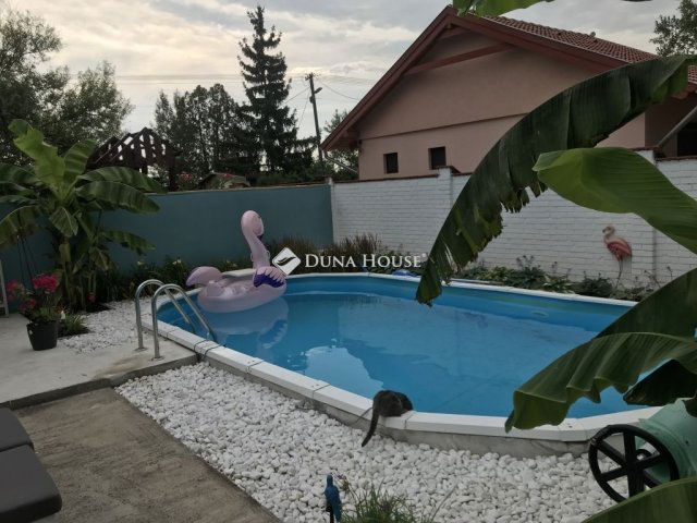 Eladó ikerház, Délegyházán 120 M Ft, 3 szobás