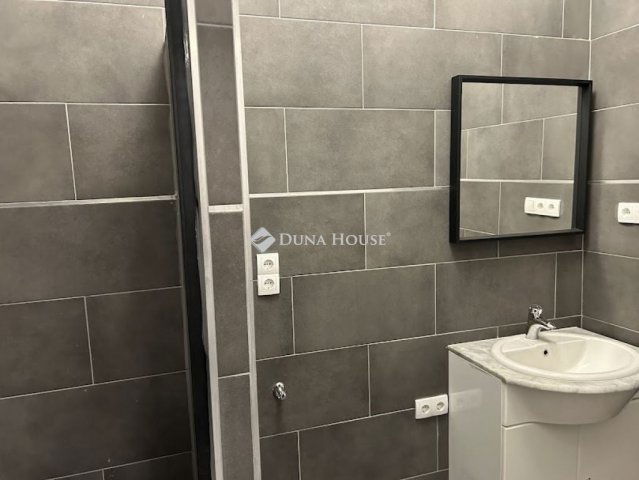 Eladó téglalakás, Budapesten, XIV. kerületben 99 M Ft, 3 szobás