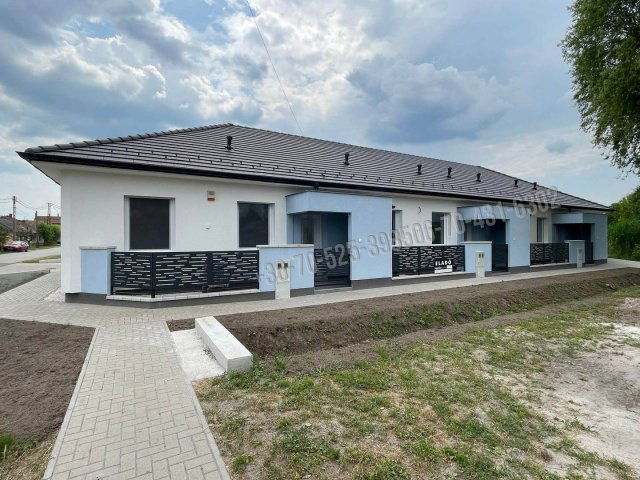 Eladó sorház, Cegléden 77.9 M Ft, 3 szobás