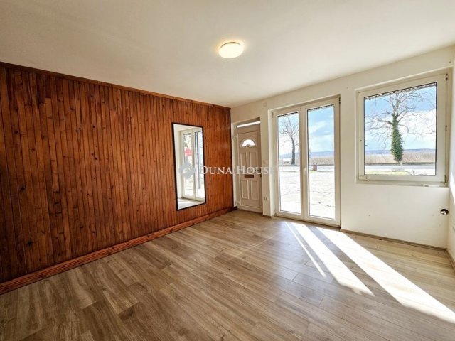 Eladó téglalakás, Szántódon 34.8 M Ft, 1 szobás